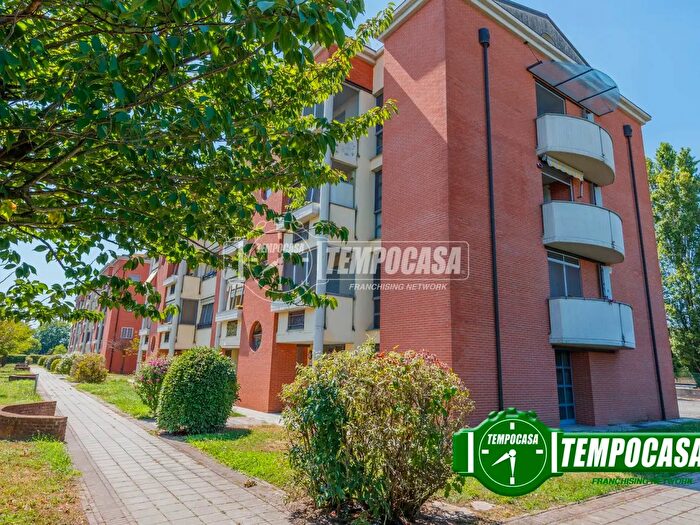 Appartamento quadrilocale in vendita in Via Giuseppe Verdi, Locate Di Triulzi