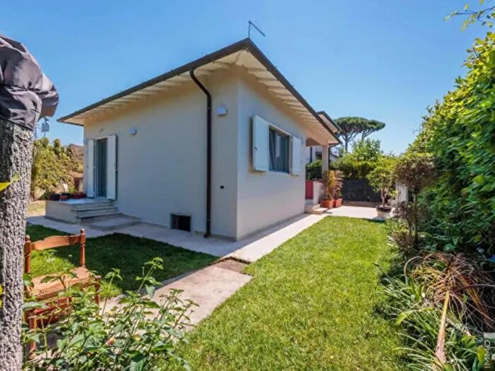 Casa con 5 locali in vendita in Via dellAcqua, Forte Dei Marmi