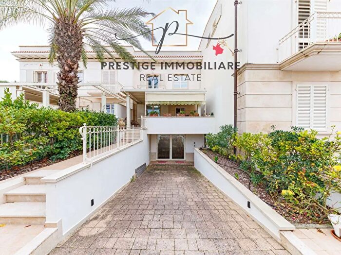 Casa con 7 locali in vendita in Livorno