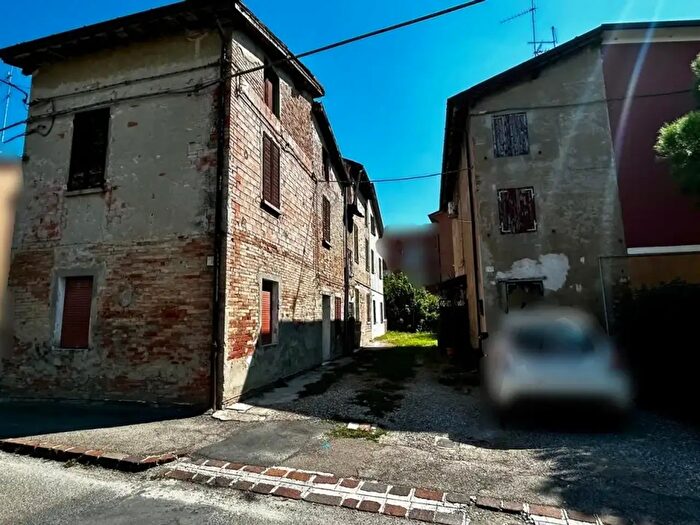 Casa con 11 locali in vendita in Via Carpi Ravarino, Soliera