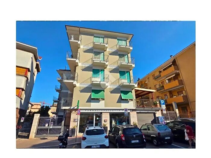 Appartamento quadrilocale in vendita in Via Sant' Emidio Rosso, Ascoli Piceno