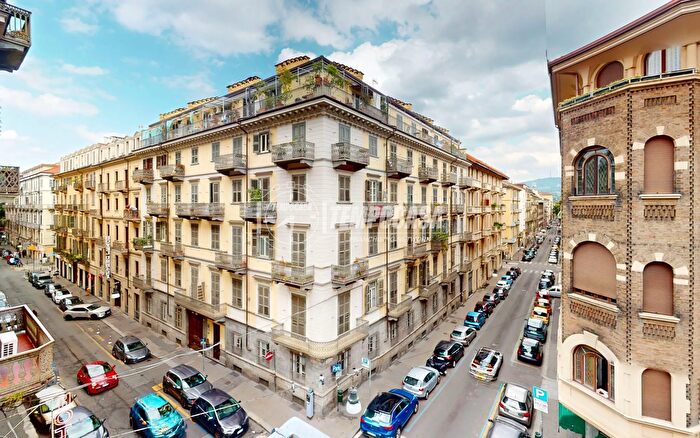 Appartamento trilocale in vendita in Via Bernardino Galliari, Torino