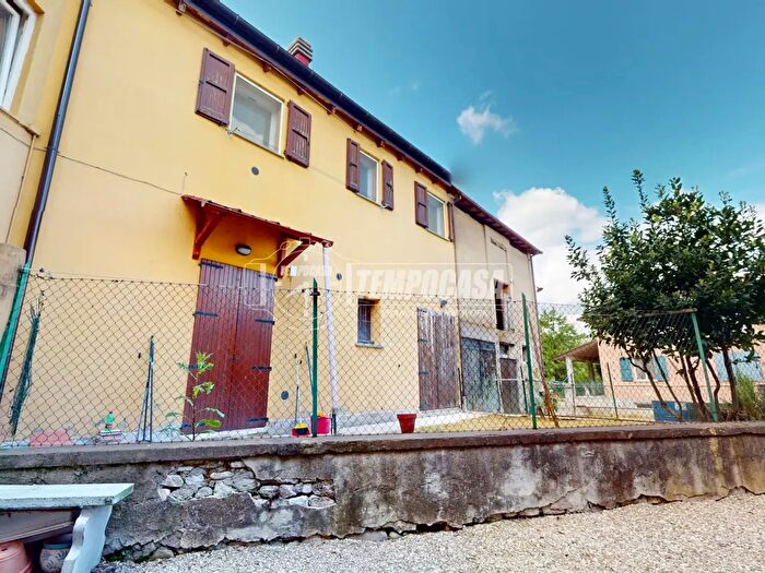 Appartamento trilocale in vendita in Via Isola Castelletto, Valsamoggia