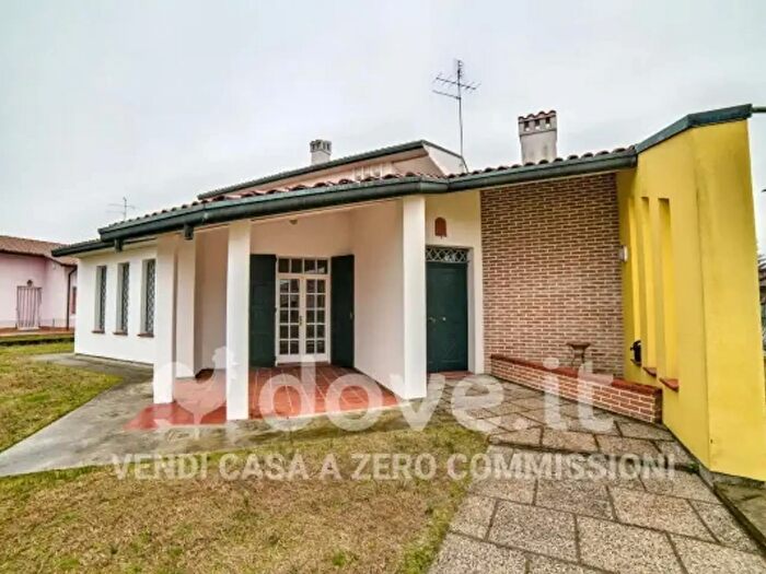 Casa con 5 locali in vendita in Traversa Pirazzini, Bagnacavallo