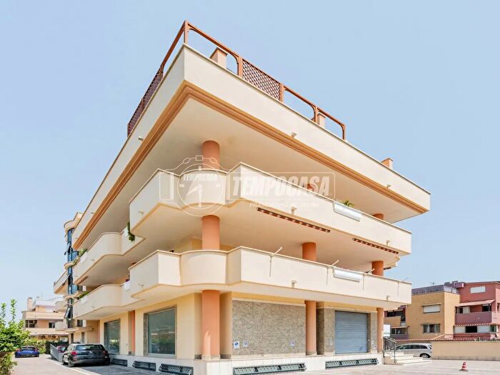 Appartamento trilocale in vendita in Via Giovanni Magro, Fiumicino