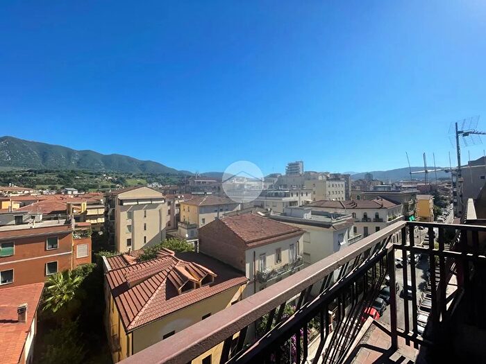 Appartamento trilocale in vendita in Viale Guglielmo Oberdan, Terni