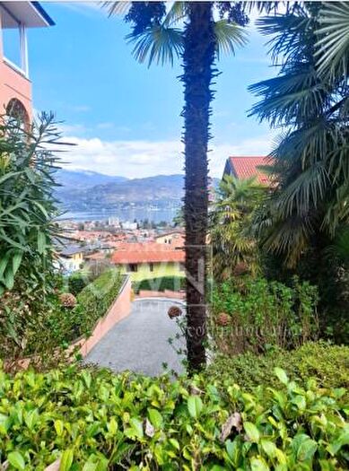 Appartamento trilocale in vendita in Via Bertarello, Baveno