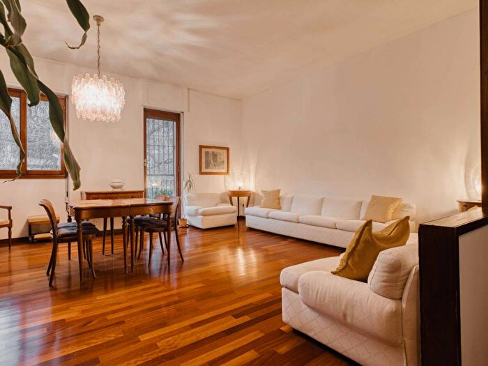 Appartamento trilocale in affitto in Via Marco Terenzio Varrone, City Life, Milano