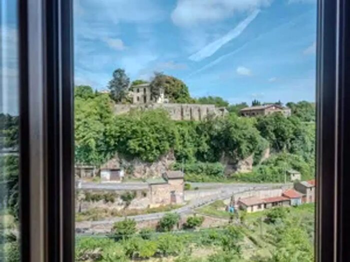 Appartamento trilocale in vendita in Via della Fratta, Grotte Di Castro