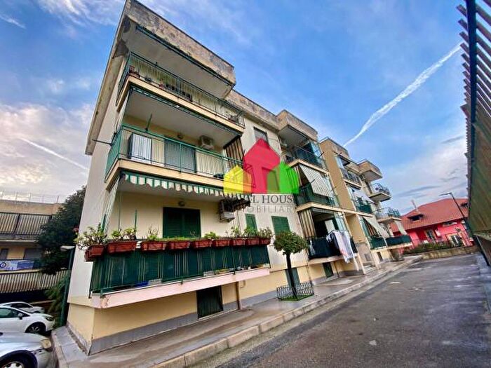 Appartamento con 5 locali in vendita in Via La Madonella, Giugliano In Campania