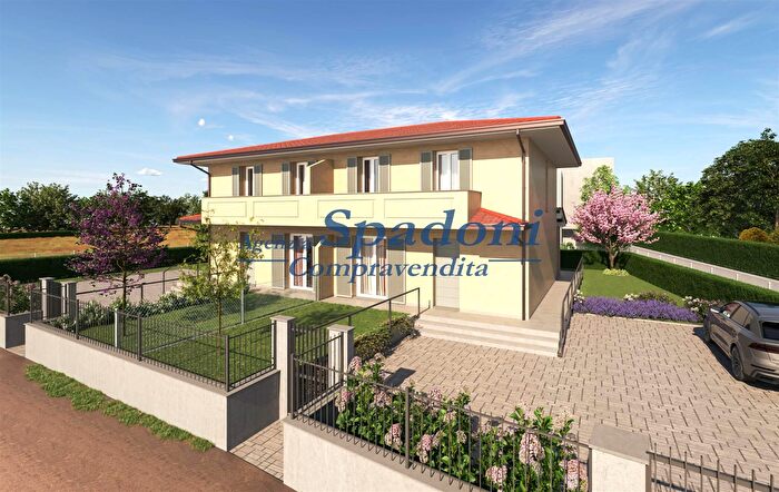 Casa con 5 locali in vendita in Massa E Cozzile