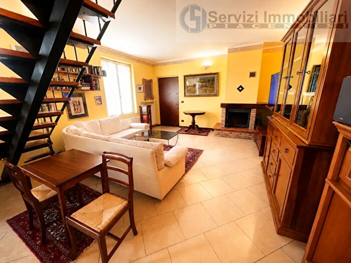 Casa trilocale in vendita in Piacenza