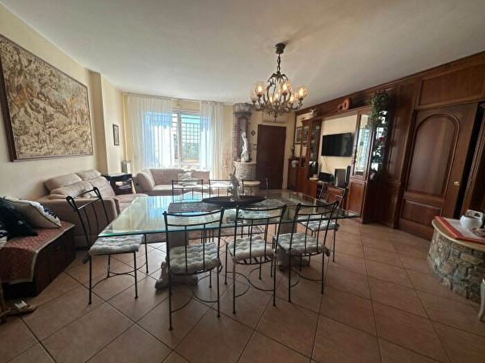 Appartamento con 5 locali in vendita in Via San Francesco, Taggia