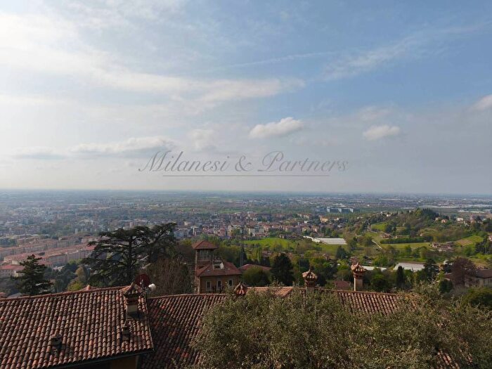 Appartamento trilocale in affitto in VIA SUDORNO, San Vigilio San Martino della Pigrizia, Bergamo