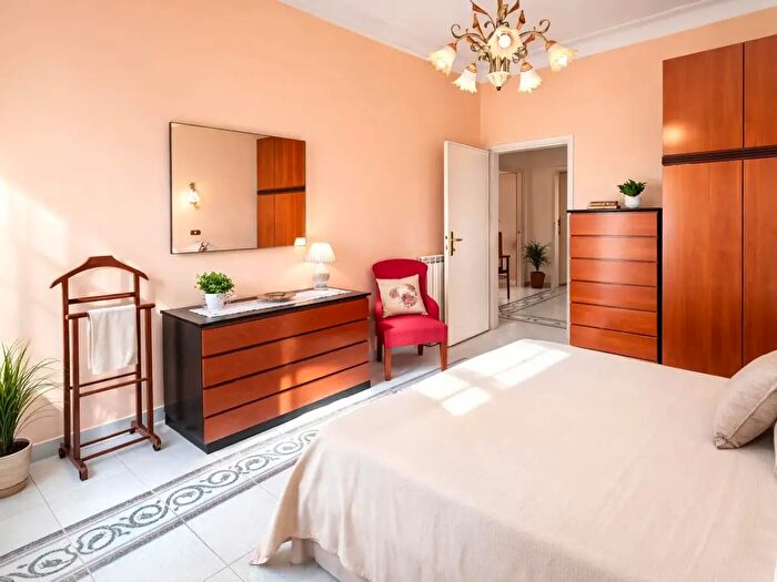 Appartamento con 5 locali in vendita in Via XX Settembre, Viareggio