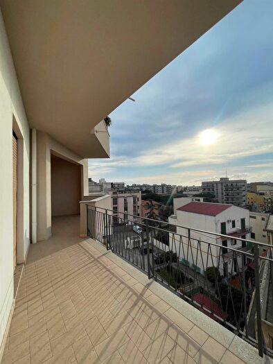 Appartamento con 10 locali in vendita in Reggio Calabria