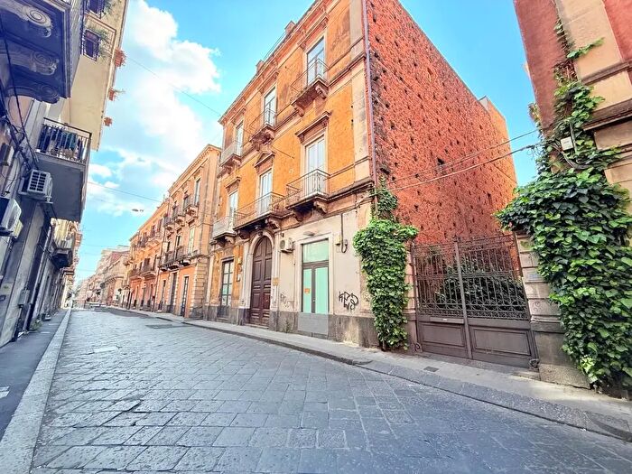 Appartamento bilocale in vendita in Via S Nicolò al Borgo, Catania