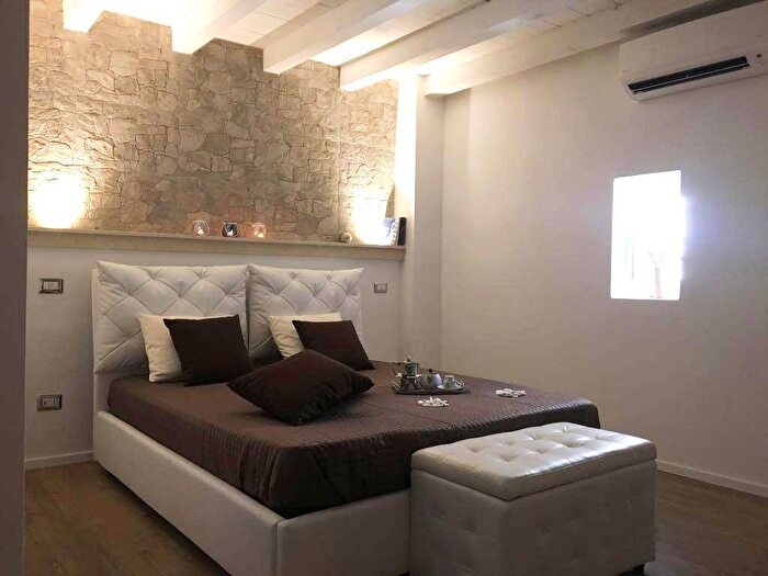 Appartamento monolocale in affitto in Via dei Tintori, Ortigia, Siracusa