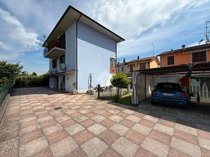 Casa trilocale in vendita in Via De Ponti, Dovera