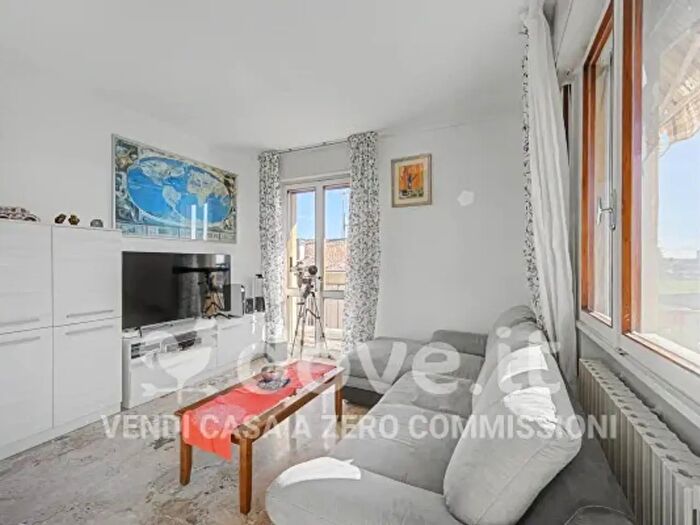 Appartamento trilocale in vendita in Via Adige, Padova