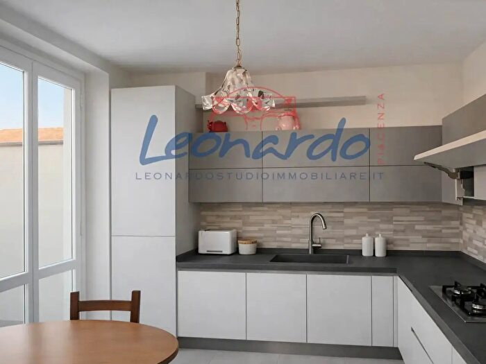 Casa con 5 locali in vendita in Gossolengo