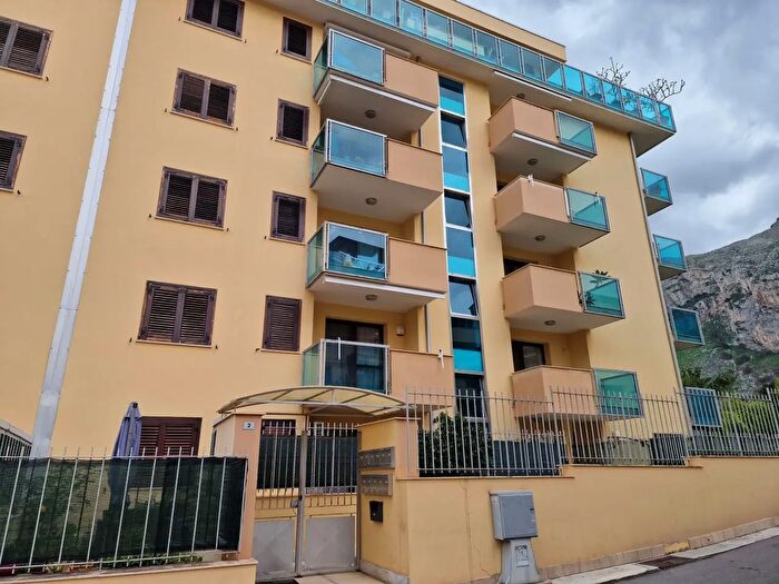 Appartamento quadrilocale in affitto in Via Ugo Foscolo, Capaci