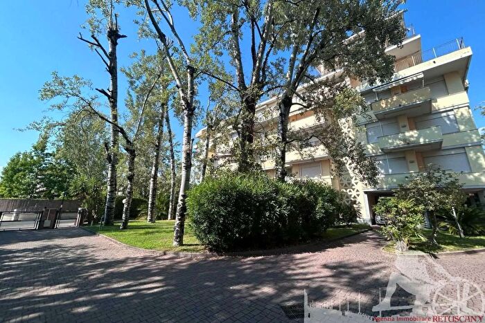 Appartamento con 5 locali in vendita in Forte Dei Marmi