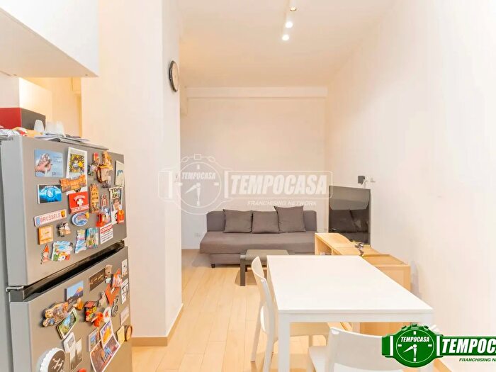 Appartamento bilocale in vendita in Via Novara, Milano