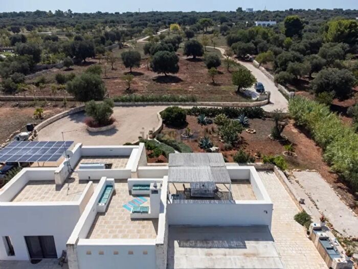 Casa con 12 locali in vendita in Carovigno