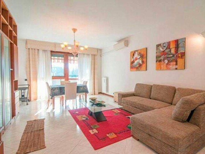 Appartamento trilocale in affitto in Via Giovanni Pascoli, Centro, San Donato Milanese