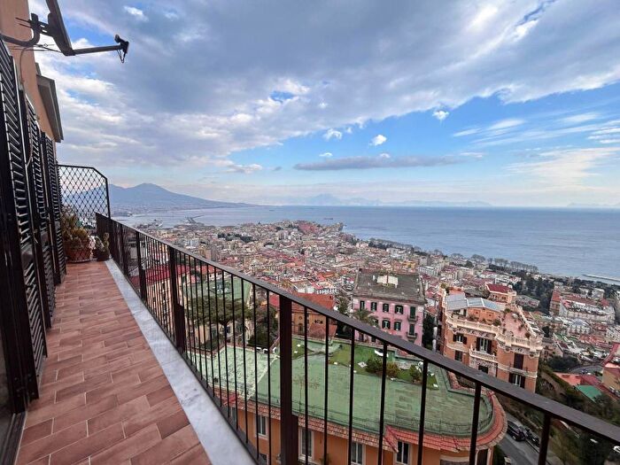 Appartamento bilocale in affitto in Via Gioacchino Toma, Vomero, Napoli