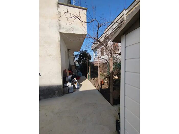 Casa trilocale in vendita in Viale Vittorio Alfieri, Castel Volturno