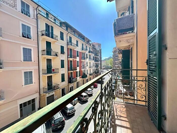 Appartamento quadrilocale in vendita in Via Alessandria, Savona