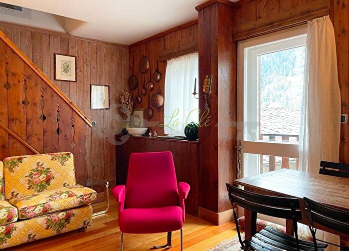 Appartamento trilocale in affitto in Via Roma, Centro, Courmayeur