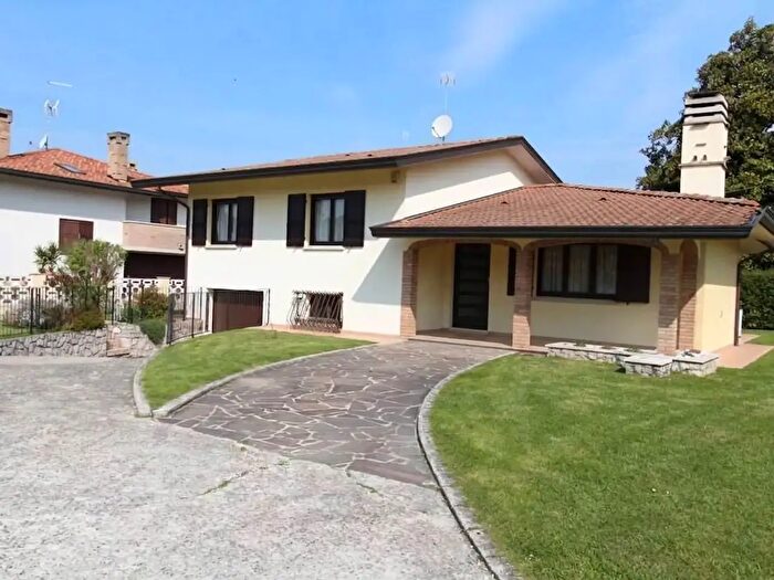 Casa con 9 locali in vendita in San Michele Al Tagliamento