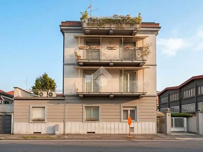 Appartamento trilocale in vendita in Via Giuseppe Verdi, Cusano Milanino