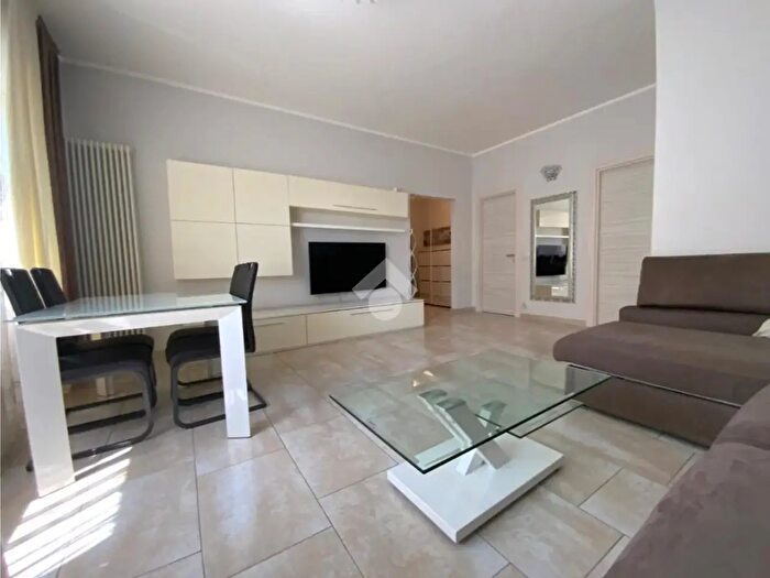 Appartamento con 5 locali in vendita in Via degli Abeti, Torino