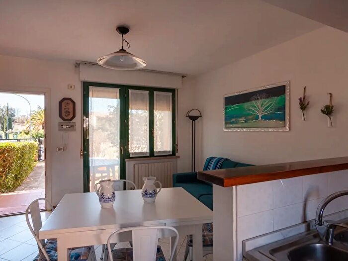 Casa trilocale in affitto in Via Isola di Ustica, Follonica