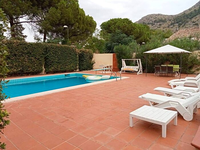 Appartamento con 5 locali in affitto in Via Bellinzona, Castelforte, Palermo
