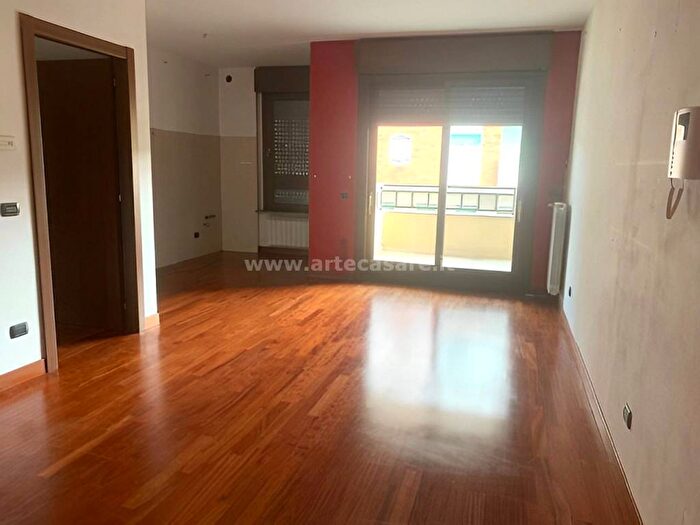 Appartamento trilocale in affitto in Via Mauro Venegoni, San Bernardino, Legnano