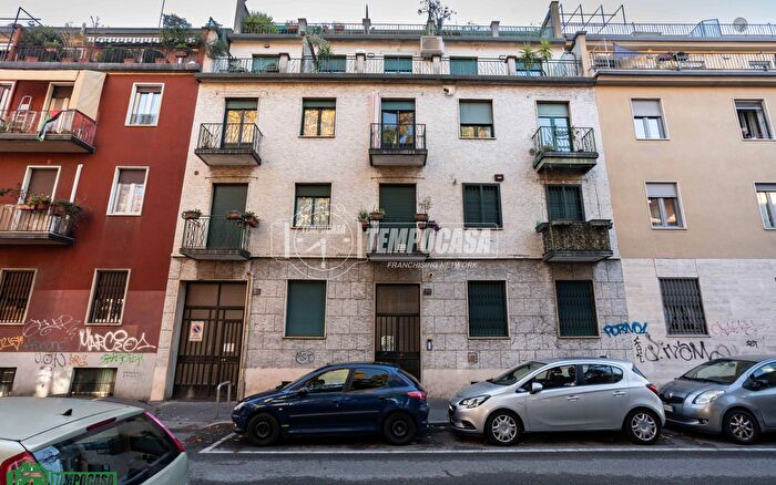 Appartamento trilocale in vendita in Via Luigi Prinetti, Milano