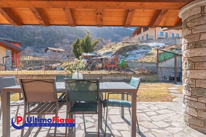 Casa con 9 locali in vendita in Localita Capoluogo, Pollein