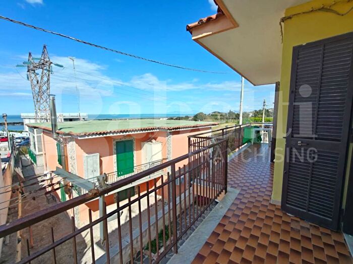 Appartamento trilocale in affitto in VIA CORNELIA DEI GRACCHI, Centro, Bacoli