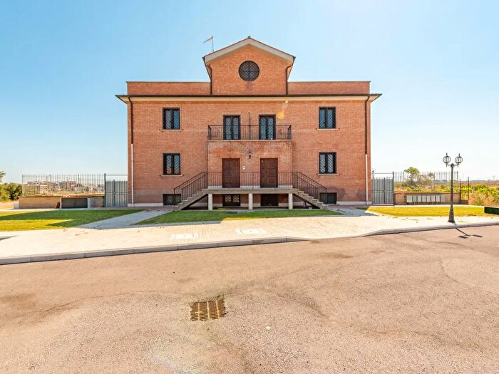 Appartamento quadrilocale in vendita in Via di Vallerano, Roma