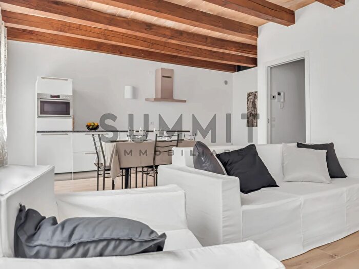 Appartamento con 5 locali in vendita in Via Pasubio, Schio