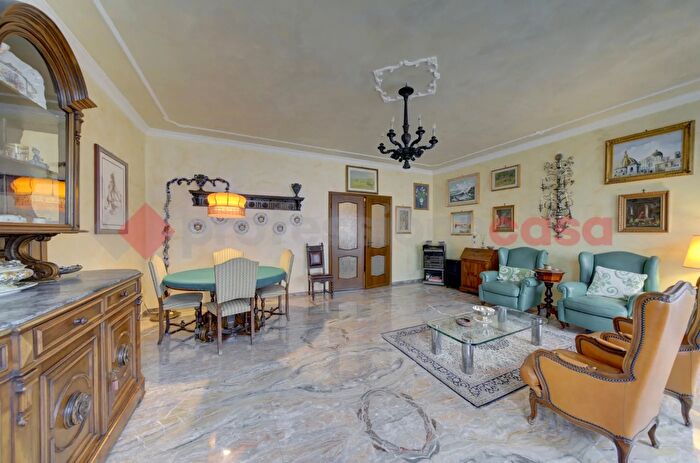 Appartamento con 5 locali in vendita in Corso Monte Cucco, Torino