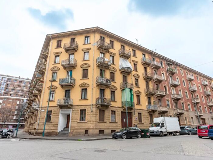 Appartamento con 5 locali in vendita in Via Frassineto, Torino