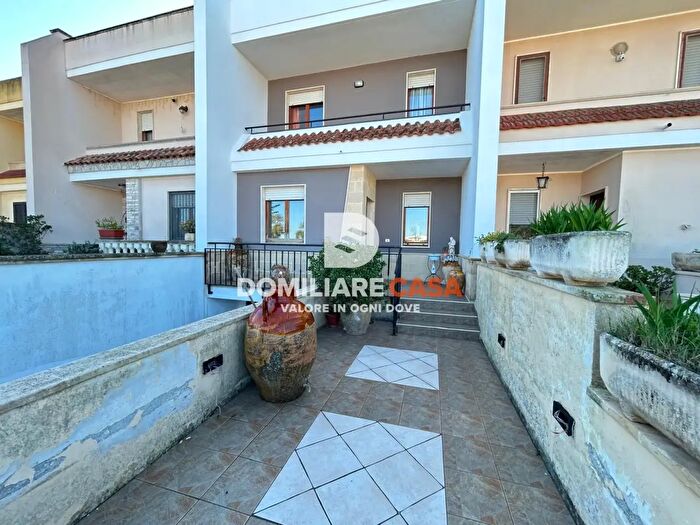 Casa con 7 locali in vendita in Via Randi, Surbo