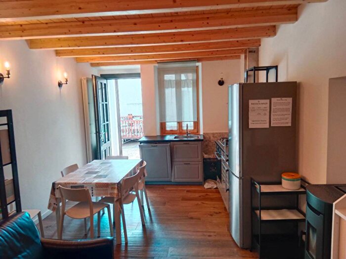 Casa trilocale in affitto in Via Andrea Fantoni, Centro, Castione della Presolana