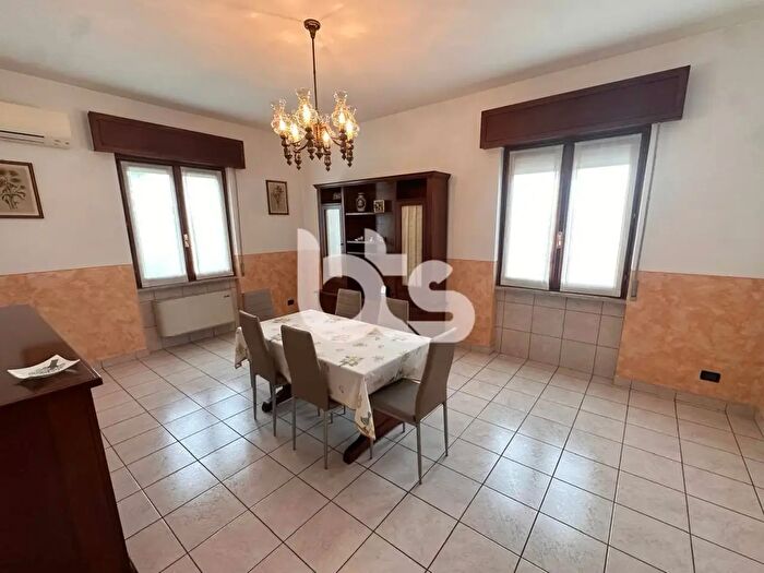 Appartamento trilocale in vendita in Via Aldo Moro, Castelcovati